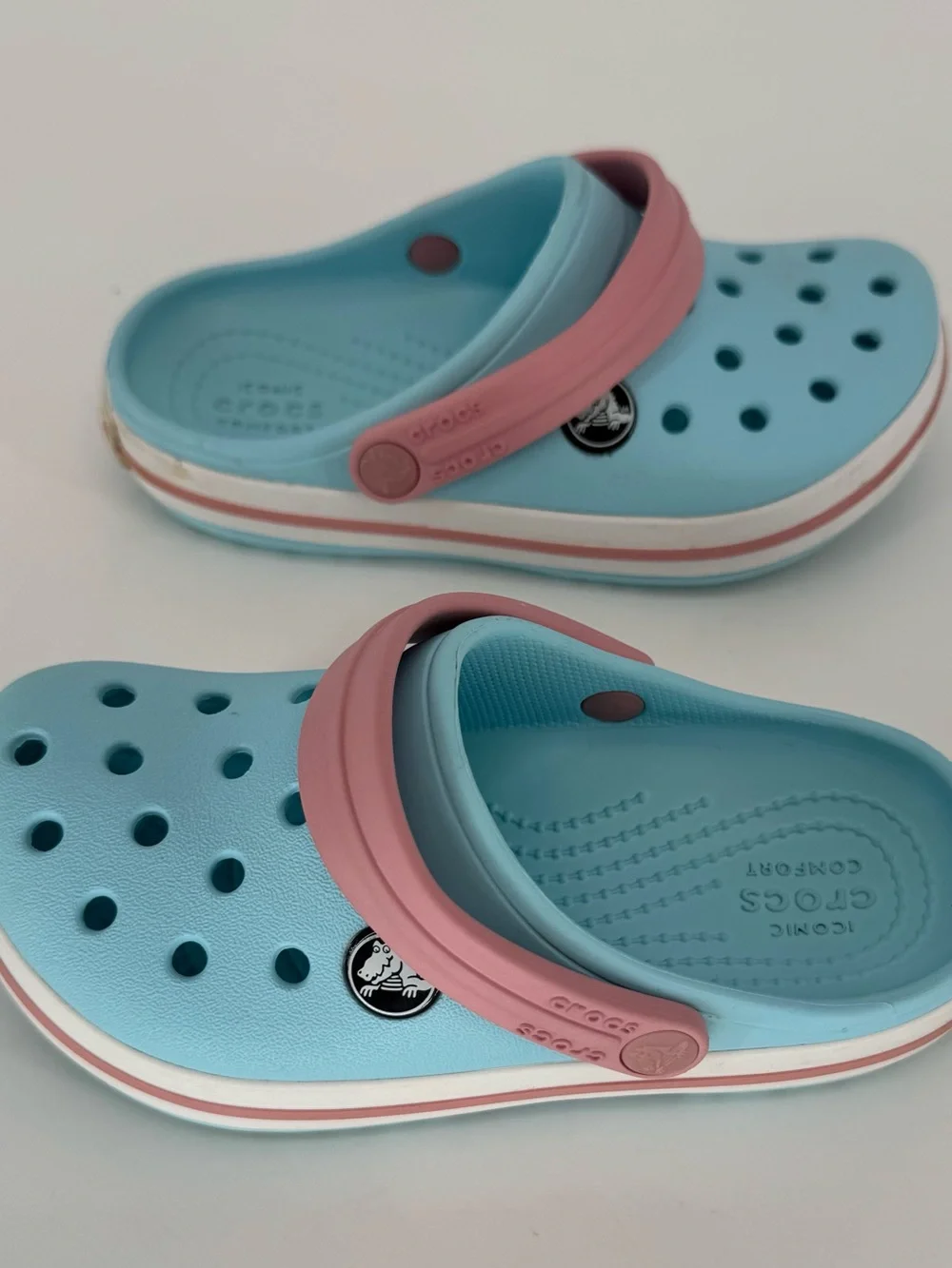 CROCS Kids Clog in Aqua Blue with Pink Strap Size 11